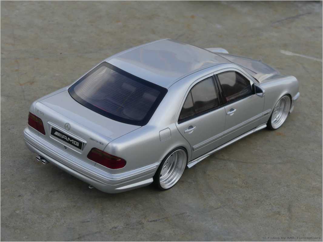 1:18 Mercedes E55 AMG W210 1999 mit 3tlg.AMG Alufelgen inkl. OVP